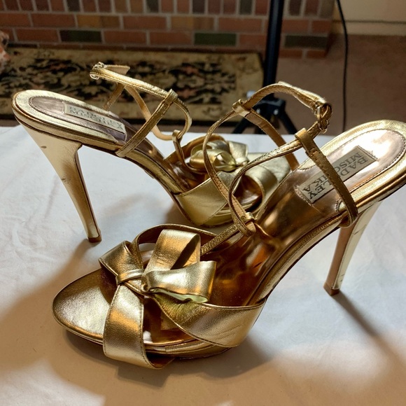 SOLD 10 badgley mischka gold foil leather bow heels - Picture 4 of 13